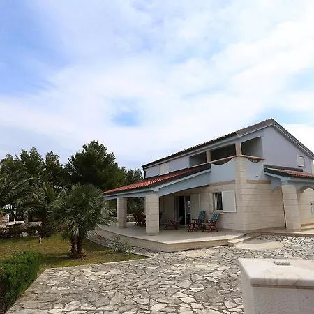 Holiday Mari Tatil Evi *